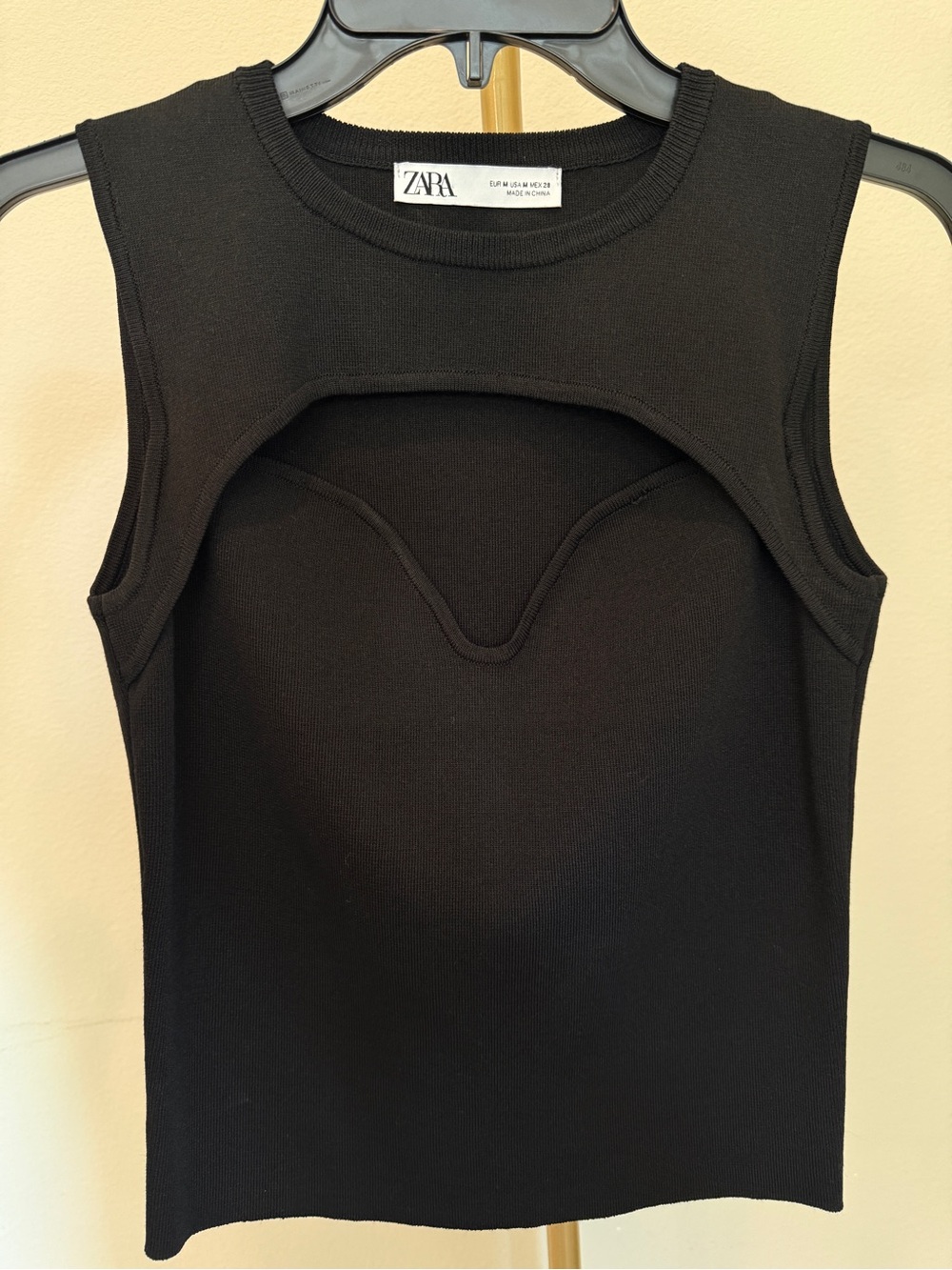 NWOT Zara- cutout knit black tank top (size M)